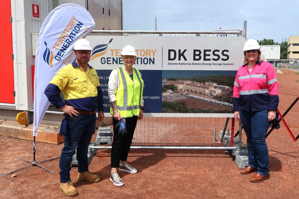 Gerhard Laubscher, Kate Worden and Eva Lawler on site at the DK BESS